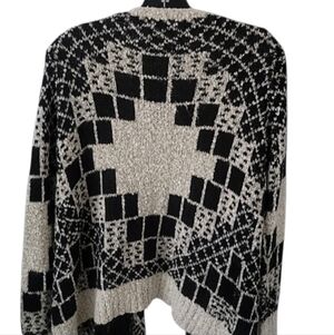SHAN Black and White Geometric Women's Cardigan